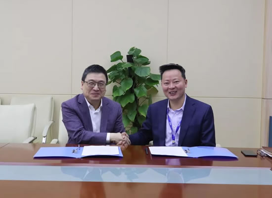 中加合作，走向國(guó)際化