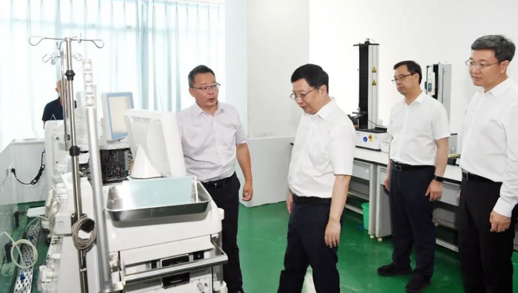 重慶市委副書記、市長(zhǎng)胡衡華蒞臨山外山公司調(diào)研